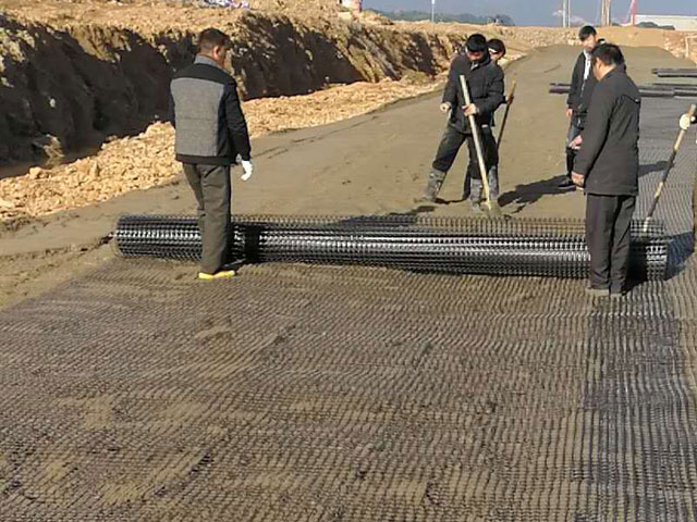双向土工格栅的施工